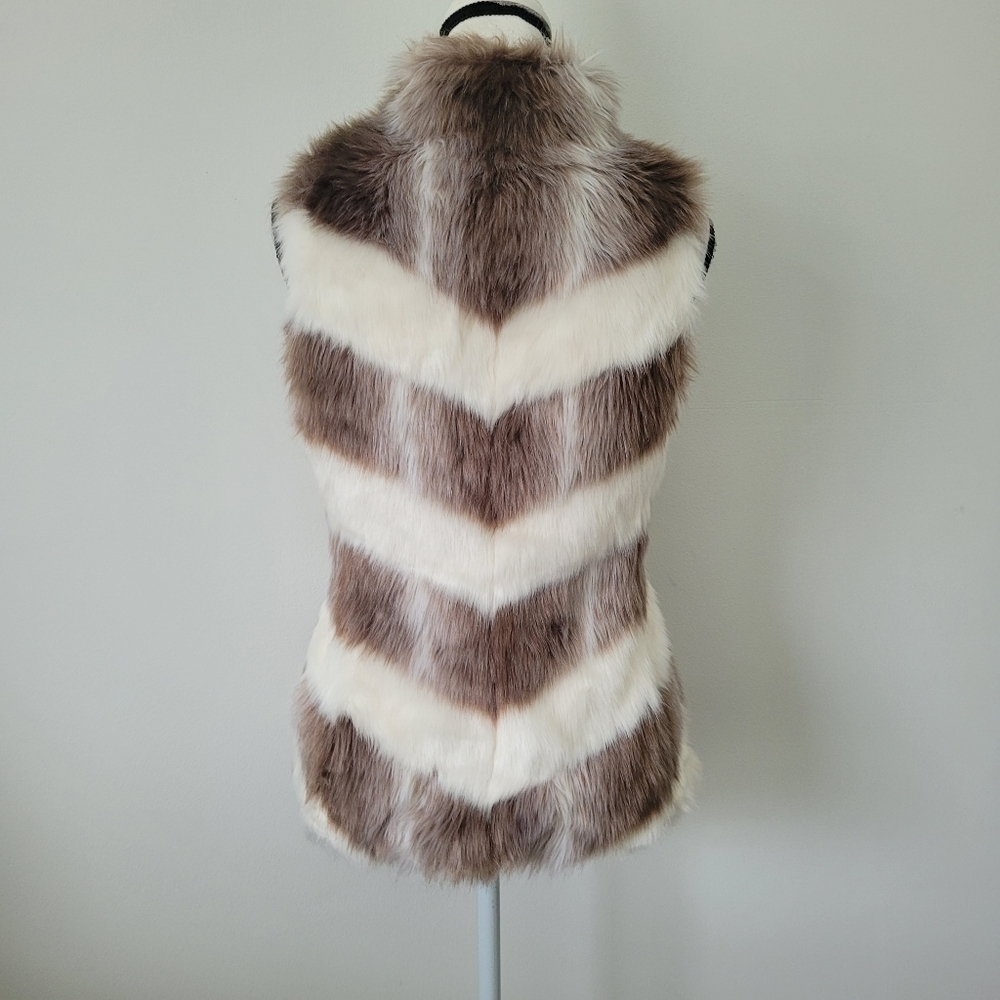 White House Black Market Faux Fur Chevro Striped Vest in brown and white Size SP - Picture 11 of 16